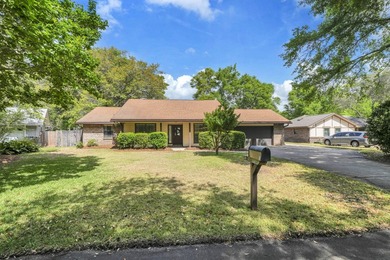 Welcome to highly sought-after Bluewater Bay, where charm - photo 44