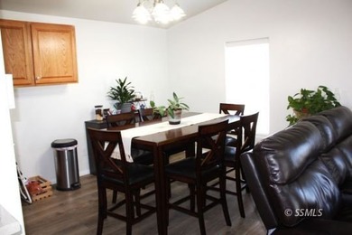 Move-In Ready! Charming 2-bedroom, 2-bath home with beautiful - photo 8