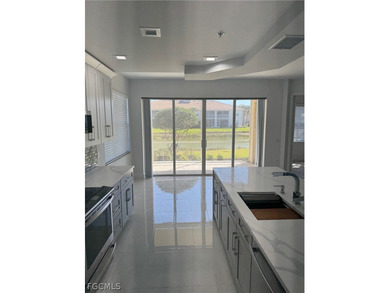 Beautiful unit in gorgeous quiet, gated community of Bridgewater - photo 4