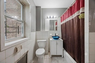 JUST LISTED! SPACIOUS 3 BEDROOM, 2 BATH HOME IN BRONX NY 10452! - photo 9