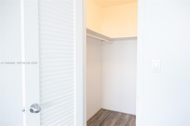 Stunning 1-bedroom apartment with modern finishes, offering