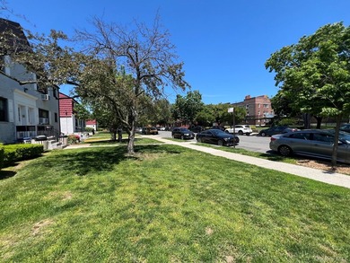 NO INTERVIEW / Garden-Style 1 Bedroom Coop for Sale in South - photo 14