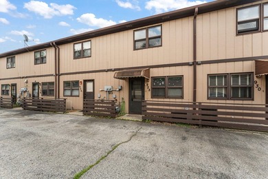 Great value in a prime location! This spacious condo is the - photo 17