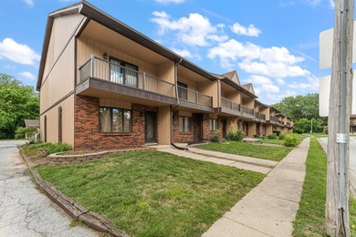 Great value in a prime location! This spacious condo is the - photo 18