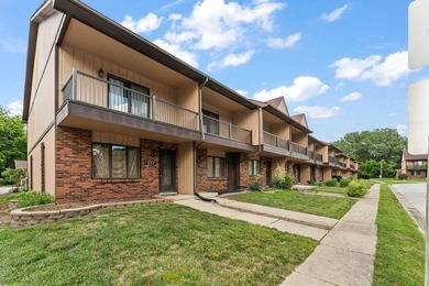 Great value in a prime location! This spacious condo is the - photo 20
