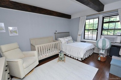 Step into this beautifully renovated 2-bedroom, 2-bath residence - photo 5