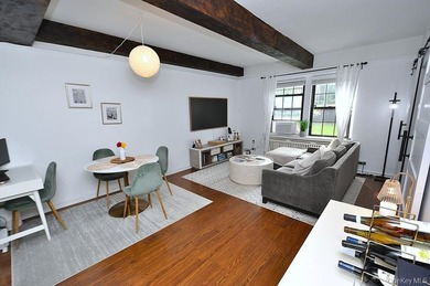 Step into this beautifully renovated 2-bedroom, 2-bath residence - photo 7