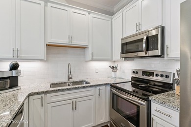 Rare opportunity to own a penthouse (top floor) in the Village - photo 12