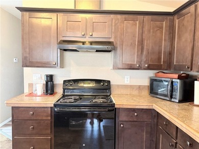 This extra wide 2015 single wide home is sure to please. Don't - photo 14