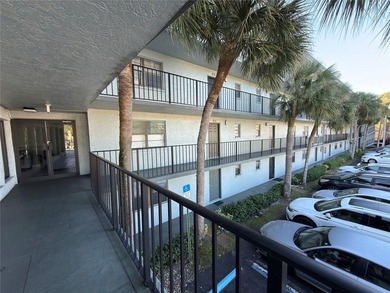 Welcome to beautiful Boca Raton! This move-in ready unit is a - photo 16
