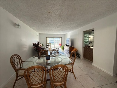 Welcome to beautiful Boca Raton! This move-in ready unit is a - photo 18