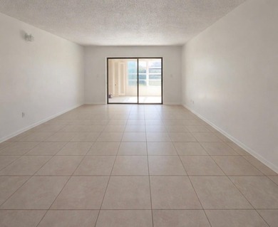 Welcome to beautiful Boca Raton! This move-in ready unit is a - photo 26