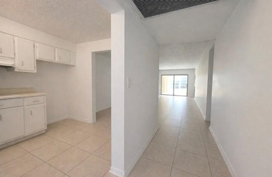 Welcome to beautiful Boca Raton! This move-in ready unit is a - photo 27