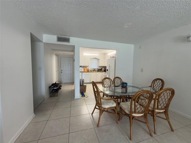 Welcome to beautiful Boca Raton! This move-in ready unit is a - photo 28