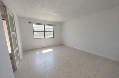 Welcome to beautiful Boca Raton! This move-in ready unit is a - photo 30