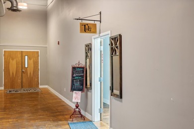 A fantastic two-bedroom, two-bath condo featuring a sun-filled - photo 38