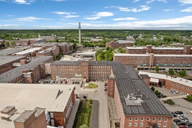 A fantastic two-bedroom, two-bath condo featuring a sun-filled - photo 49