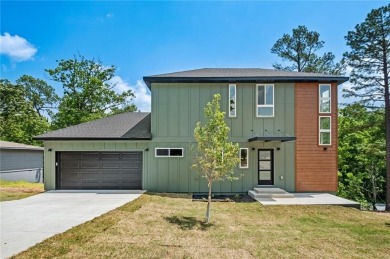 Lake Home For Sale in Bella Vista, Arkansas