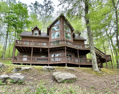 Lake Home For Sale in Burnside, Kentucky