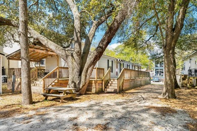 MUST SEE... EXCELLENT LOCATION ON LARGE DOUBLE LOT NEAR THE - photo 7