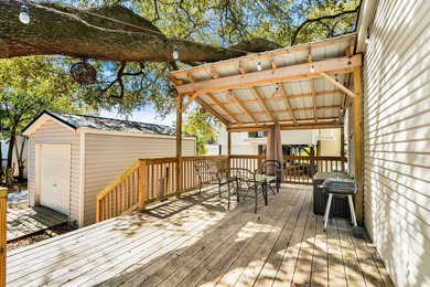 MUST SEE... EXCELLENT LOCATION ON LARGE DOUBLE LOT NEAR THE - photo 8
