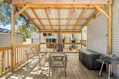 MUST SEE... EXCELLENT LOCATION ON LARGE DOUBLE LOT NEAR THE - photo 9