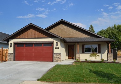 Rogue River Home For Sale in Grants Pass Oregon