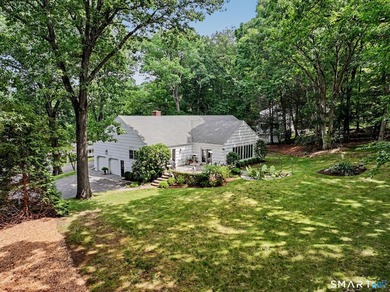 Spacious and beautifully updated ranch offering the perfect - photo 28