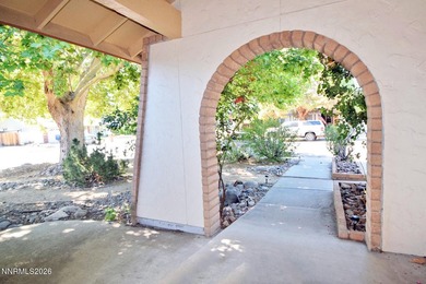 Beautiful single-story home in Sparks!! Large living room - photo 7