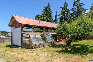 Nestled in the heart of sunny Sequim, this stunning A-frame home - photo 39