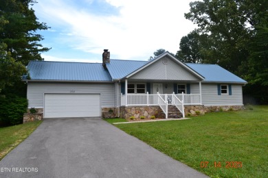 Lake Tansi Home For Sale in Crossville Tennessee