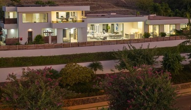 Nestled within one of Wailea's most coveted residential enclaves - photo 4