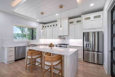 Stunning Modern Lakefront New Construction | 150 Ft of Lake - photo 17