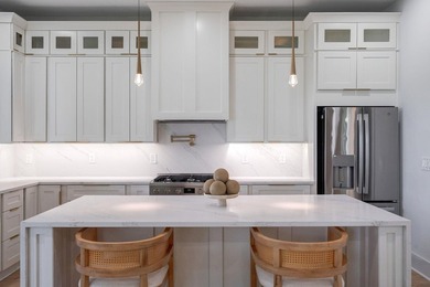 Stunning Modern Lakefront New Construction | 150 Ft of Lake - photo 18