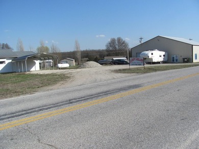 Three bedroom and two bath home on 1.3 acre lot with a 60 X 60 - photo 24
