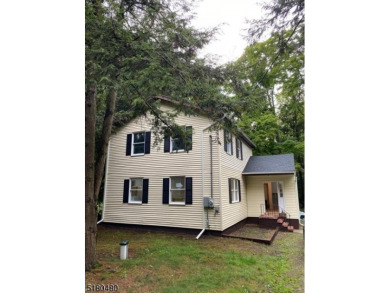 Upper Greenwood Lake Home Sale Pending in West Milford New Jersey
