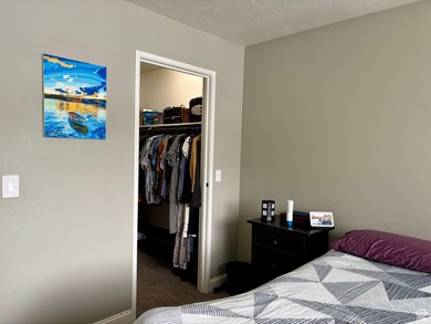 Updated 2-bed, 1 bath Top Floor Condo, near UVU & BYU - photo 5
