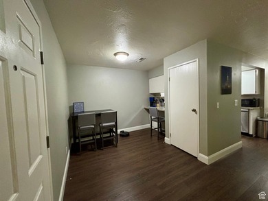 Updated 2-bed, 1 bath Top Floor Condo, near UVU & BYU - photo 7