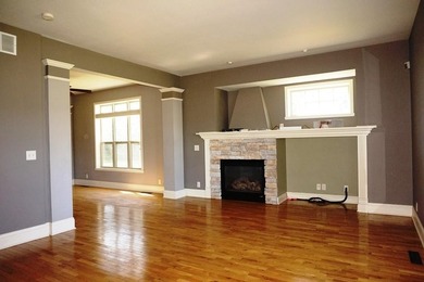 Beautiful open design custom home offers 3 BRs, 4 baths, hickory - photo 4