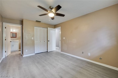 Gorgeous renovated ground floor unit in a desirable and private - photo 10