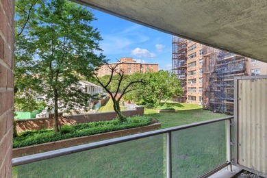 Welcome to this spacious one bedroom apartment offering comfort - photo 4