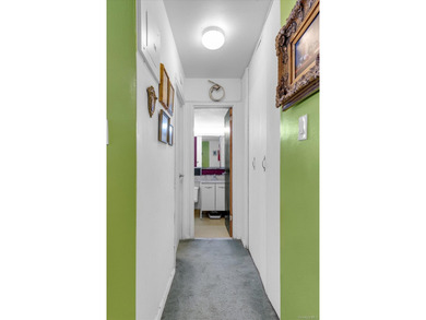 Welcome to this spacious one bedroom apartment offering comfort - photo 10