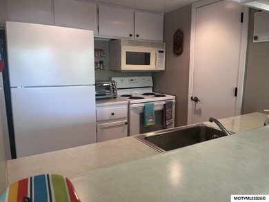 Welcome to your private escape in Clear Lake! This desirable - photo 14