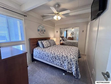 Welcome to your private escape in Clear Lake! This desirable - photo 15