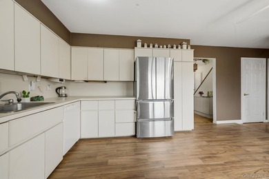 Waterfront Living Near Fire Island Shores Welcome to your serene - photo 17