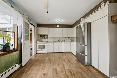 Waterfront Living Near Fire Island Shores Welcome to your serene - photo 18