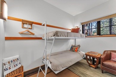 Iconic Mountain Retreat with World-Class Views! Perched on one - photo 24