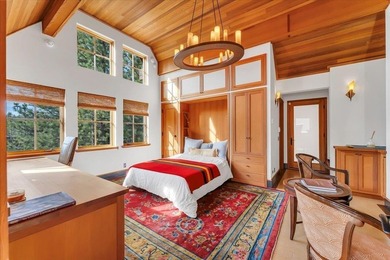 Iconic Mountain Retreat with World-Class Views! Perched on one - photo 25