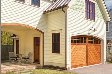 Located in Newport's Historic Point neighborhood, this newly - photo 4
