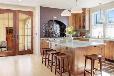 Located in Newport's Historic Point neighborhood, this newly - photo 8